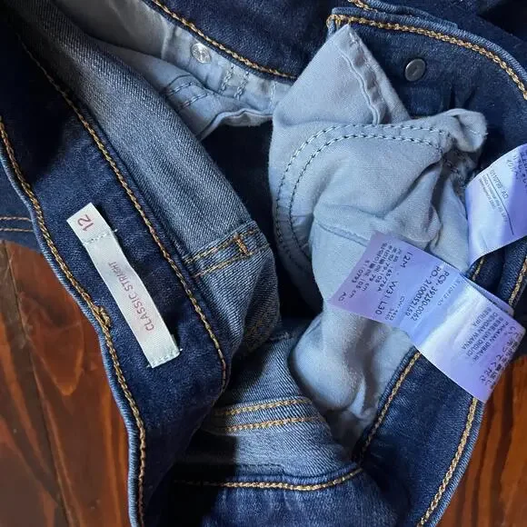 Levi's 12 Classic Straight Leg Jeans Dark Wash Mid Rise Casual Denim - Picture 3 of 3